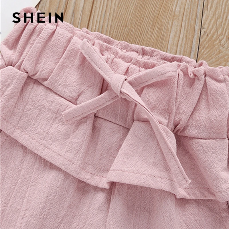 SHEIN/детская блузка с вышивкой и рюшами для маленьких девочек и шорты; милые комплекты; коллекция года; летняя детская одежда без рукавов с завязками на талии
