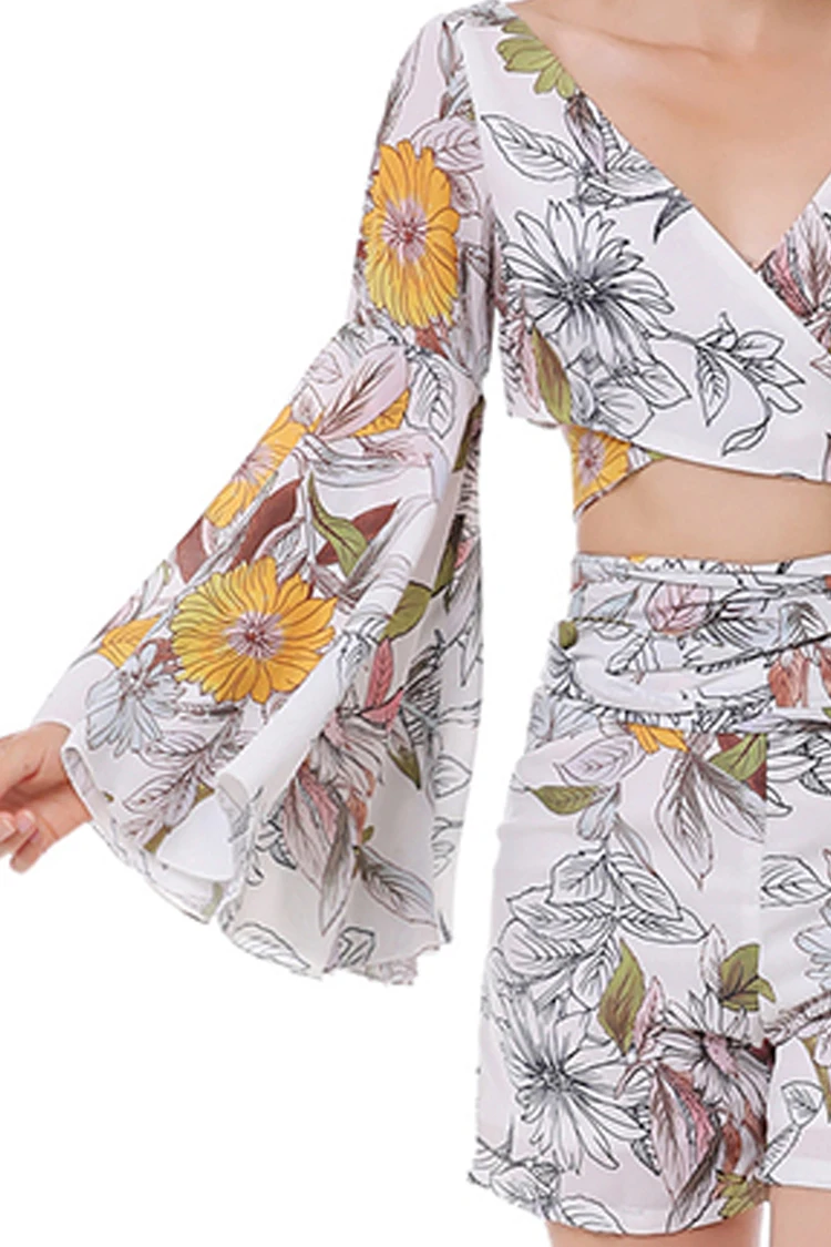 Fashionable dress 2018 summer v-neck printed lotus leaf sleeve shorts suit beach vacation wto piece set 0244(pearl diary) |