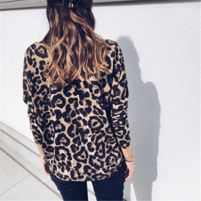 Женская блузка с длинным рукавом V-образным вырезом и леопардовым принтом |