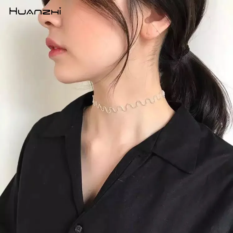 HUANZHI 2019 корейские Металлические точки волна сладкий элегантный чокер простой