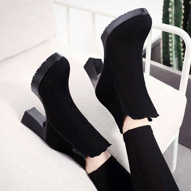 Женские замшевые ботинки на высоком каблуке ботильоны платформе и со шнуровкой