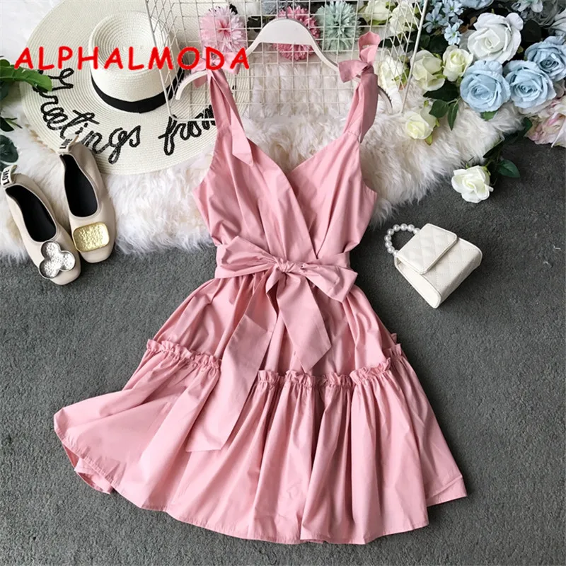 Женское короткое платье с v-образным вырезом ALPHALMODA трапециевидной формы без