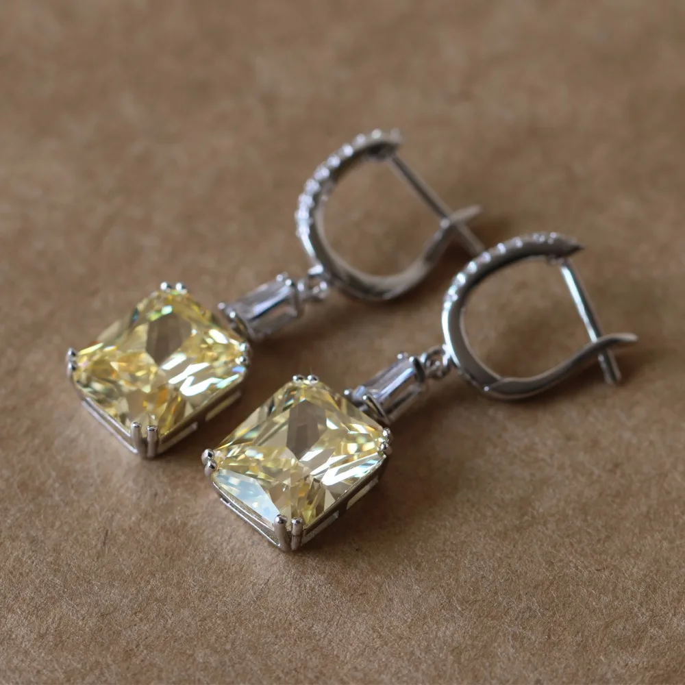 Кольцо женское с зеленым кристаллом маленькое серьги замком |