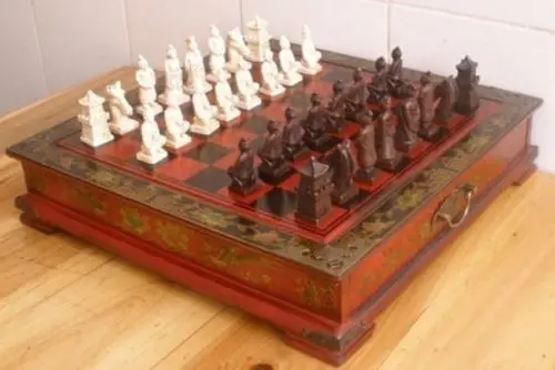 

Exquisite Chinese 32 pieces chess set & Leather Wood Box Flower Bird Table