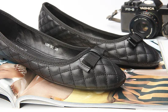 Лоферы женские кожаные без шнуровки дышащие легкие балетки Мокасины плоская