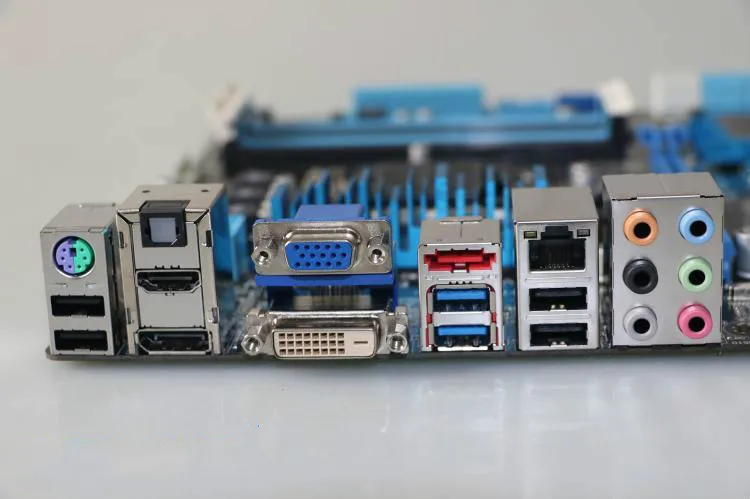 Используется для Asus P8H77-M PRO Материнская плата H77 Socket LGA 1155 i3 i5 i7 DDR3 32G SATA3 USB3.0 |