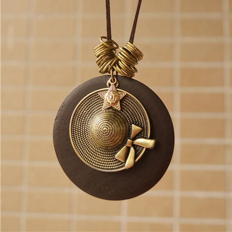 2018 Korean Girl Vintage Craft Ornaments Simple Round Wood Metal Hat Sweater Pendant Necklace for Women Fashion Accessories | Украшения и