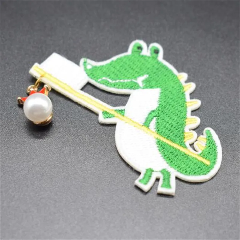 Вышитые железные нашивки для одежды с логотипом короны из крокодилового жемчуга