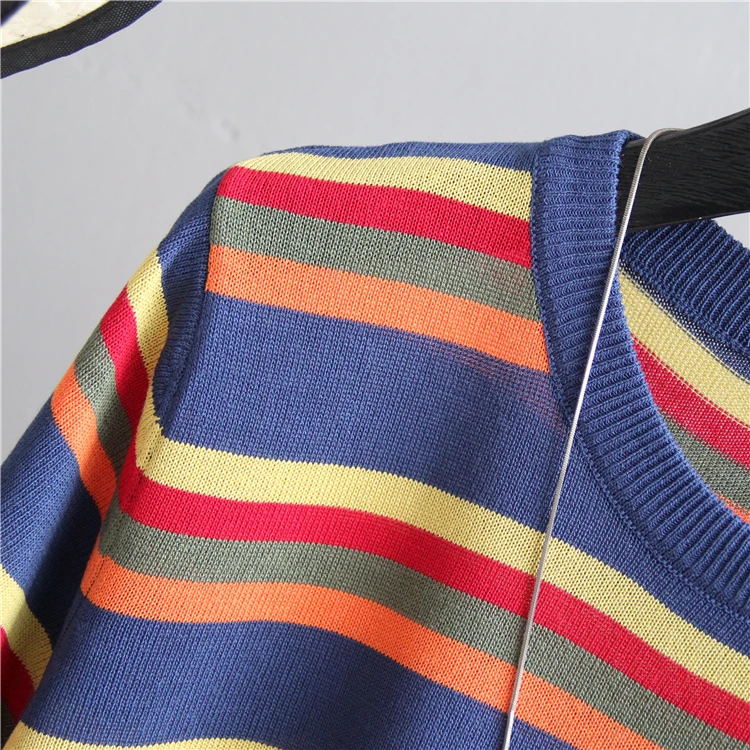 Радужный вязаный свитер с круглым вырезом и коротким рукавом Свободный в
