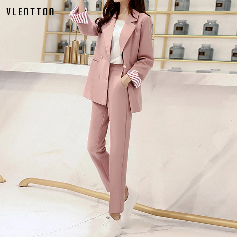 Весенний розовый женский брючный костюм двубортный офисный из блейзера и брюк