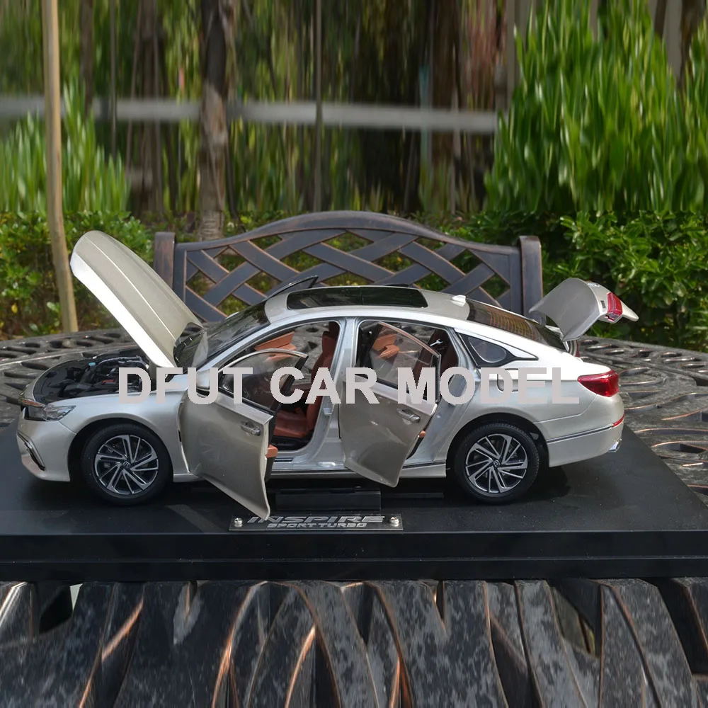 Игрушечный автомобиль из 1:18 сплава, модель автомобиля, оригинальные авторизованные детские игрушки