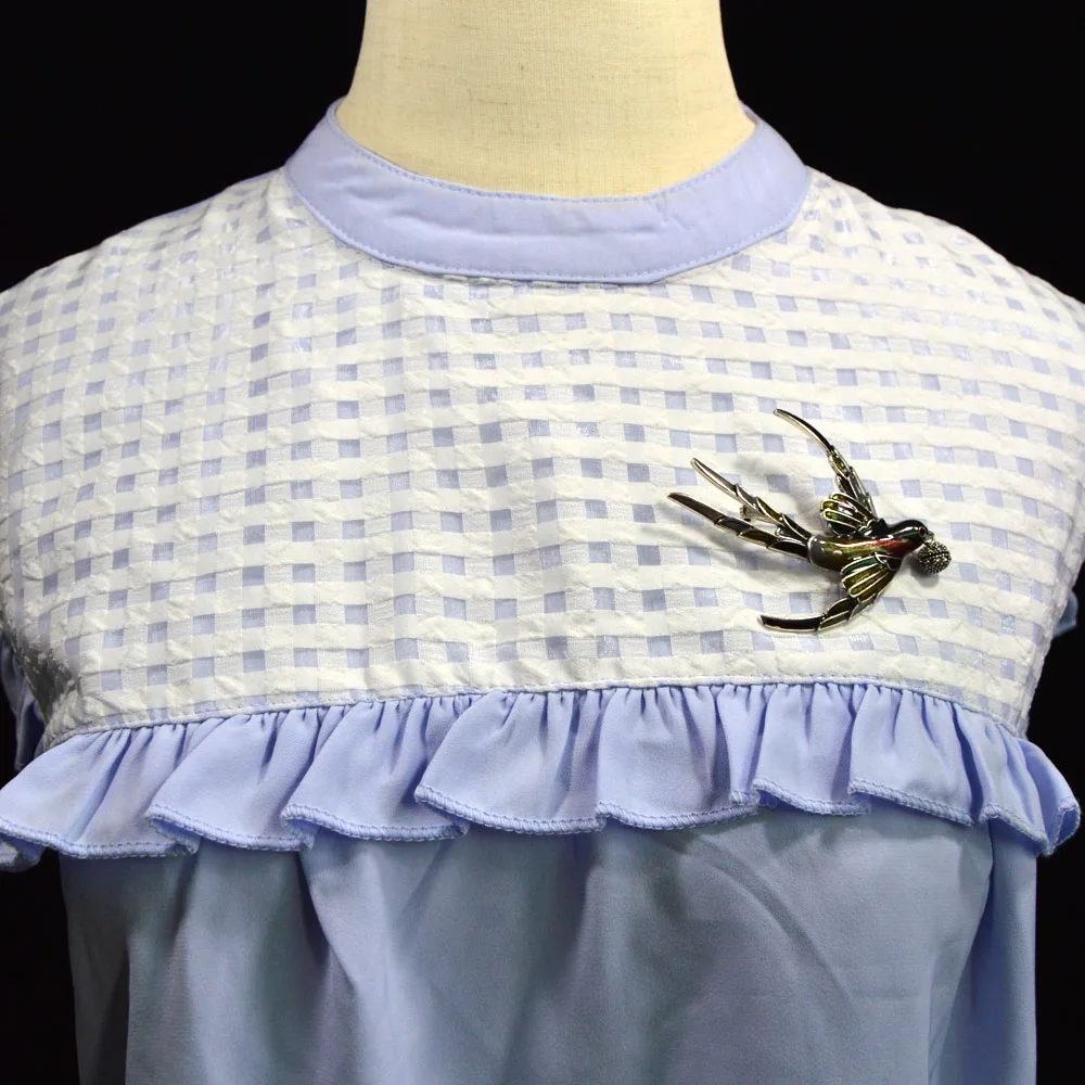 

CINDY XIANG Cute Vivid Enamel Swallow Brooches for Women Fashion Animal Pins Rhinestone Bird Jewelry Coat Accessories New 2018