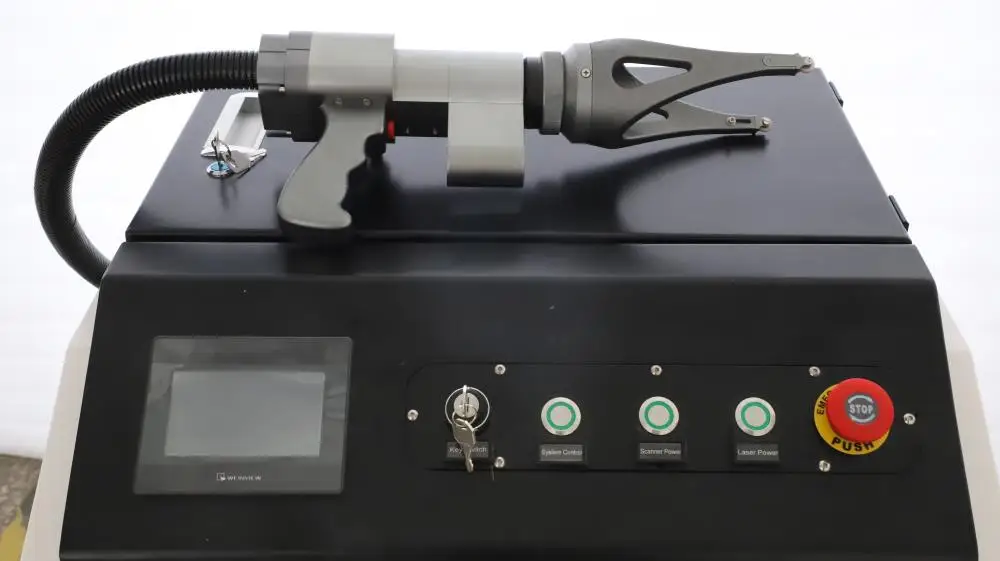 Фабрика поставляет Лазерное Удаление ржавчины чистая лазерная машина машины для