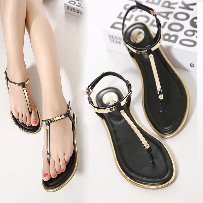 Женские босоножки на плоской подошве с тонким ремешком золотистые летние