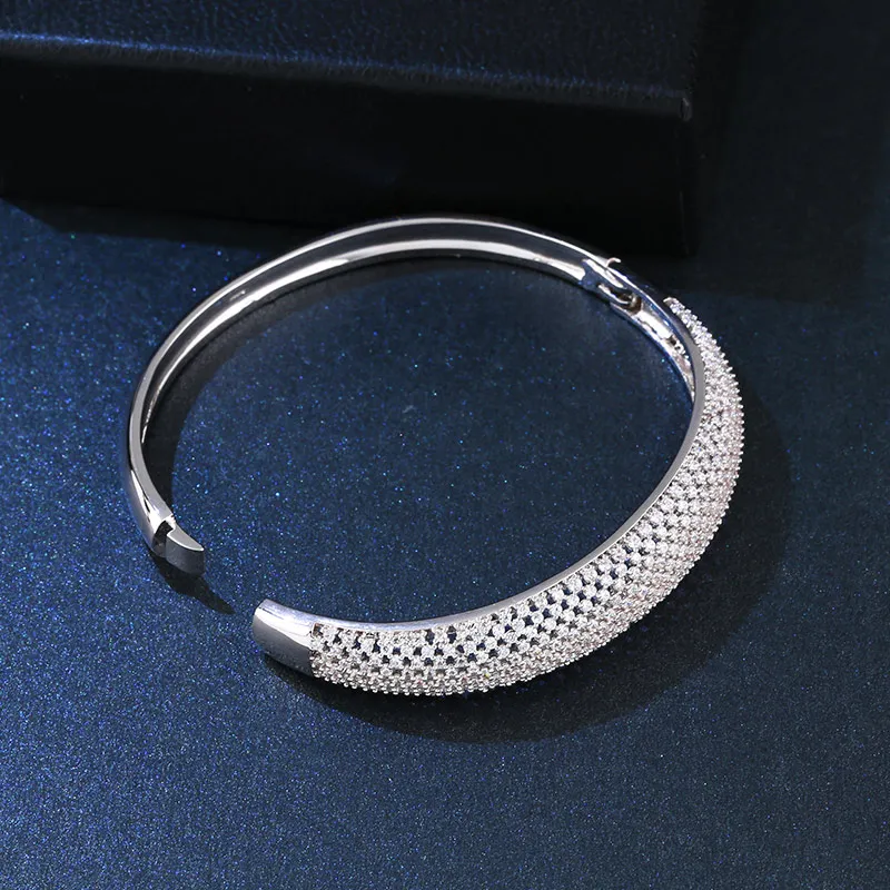 Женский дизайнерский браслет OCESRIO золотой на запястье для свадьбы в Дубае