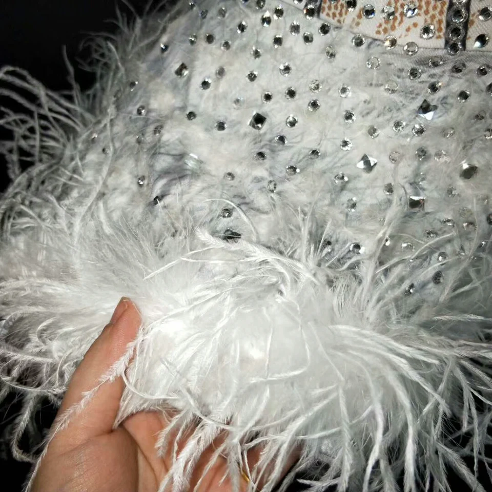 

Glisten Rhinestone White Feather Sweater Dress Birthday Celebrate Dress Nightclub Party Singer Costume Dance Show 2 Piece Outfit