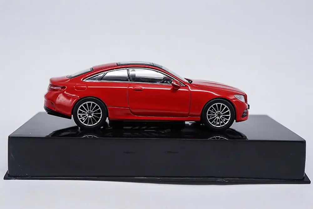 1/43 Mercedes-Benz E-Class Coupe Red Diecast коллекция моделей автомобилей