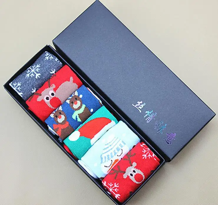 

Cotton Christmas Stockings Couple Cute Elk/ Snowflakes/ Santa Claus Socks for Men and Women Christmas Socks with Gift Boxes