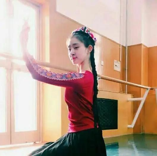 Xinjiang танцевальные Топы с длинным рукавом Uighur женская рубашка вышивкой Весна |