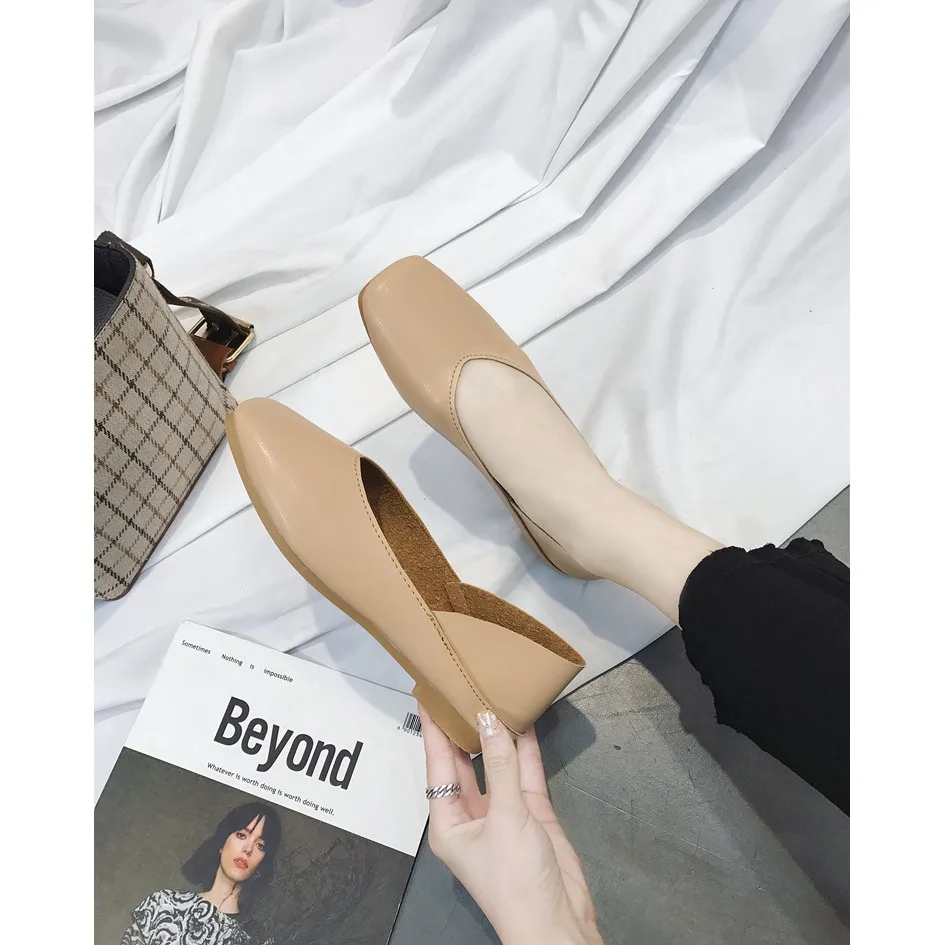 Модные туфли на плоской подошве с закрытым острым носком Однотонная