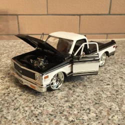 1:24 Jada 1972 Chevrolet Classic Pick up Car Model Toy | Игрушки и хобби