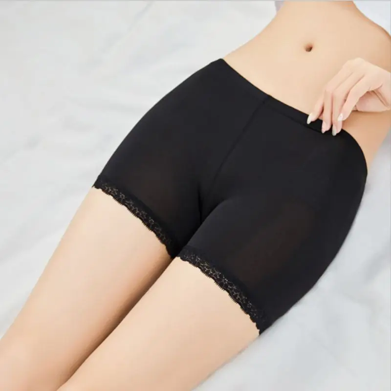 Шорты Боксеры Женские однотонные с кружевной отделкой со средней