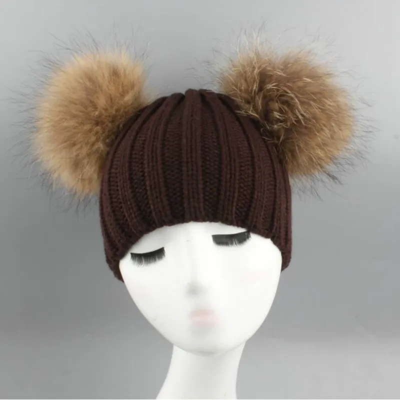 Детская зимняя шапка с двумя помпонами из натурального меха енота 15 см|raccoon fur