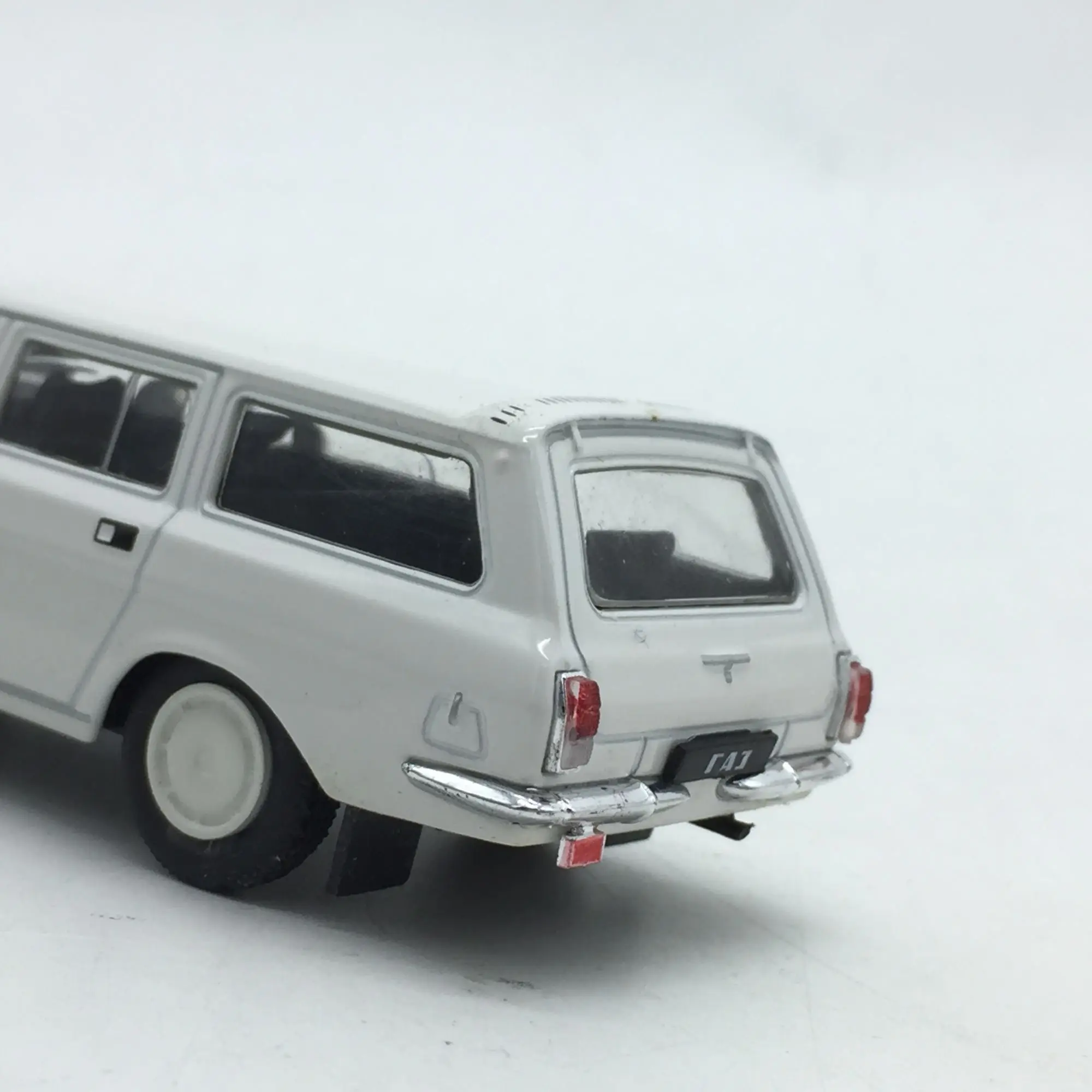 Модель автомобиля из 1:43 сплава советской модели автомобиля для путешествий