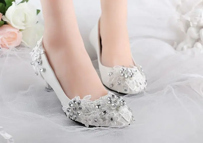 Свадебные туфли Стразы с кружевом и кристаллами женские свадебные белого цвета