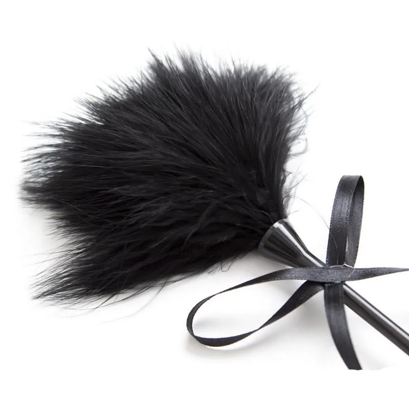 Кожаная лопатка хлыст с перьями трость порка щекотка секс флирт комплект