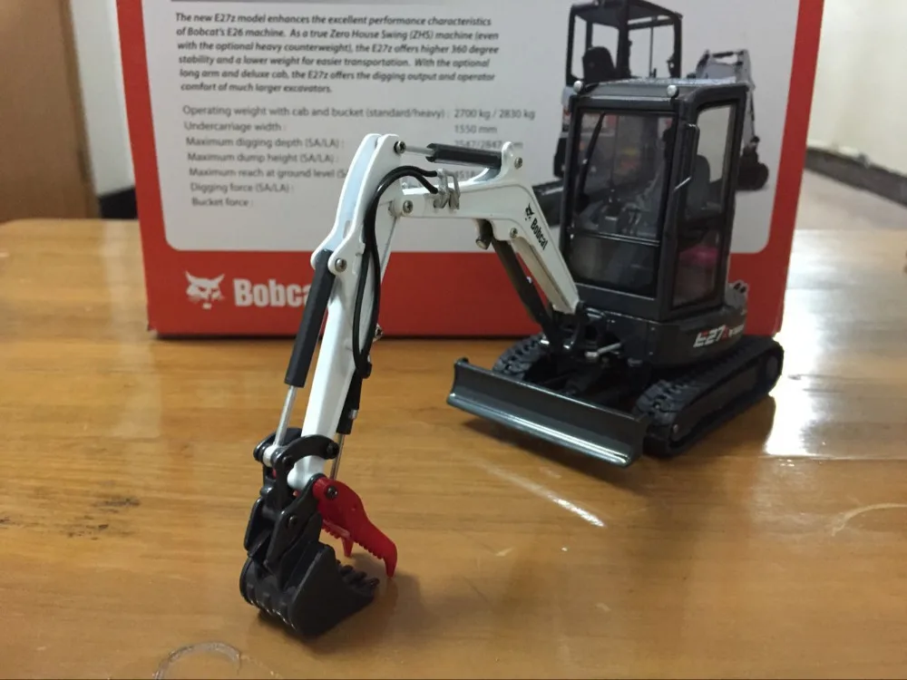 Универсальная модель Hobbies UH8131 Bobcat E27z с кабиной компактный экскаватор 1/25 масштаб