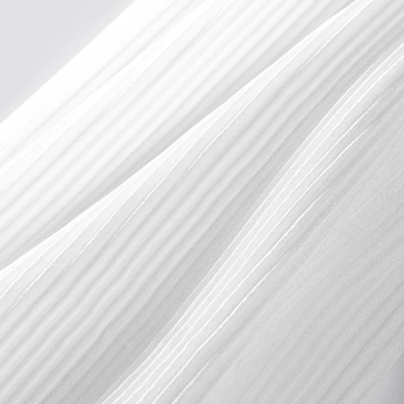 Женская шифоновая блузка TWOTWINSTYLE весенняя черная белая винтажная с V образным