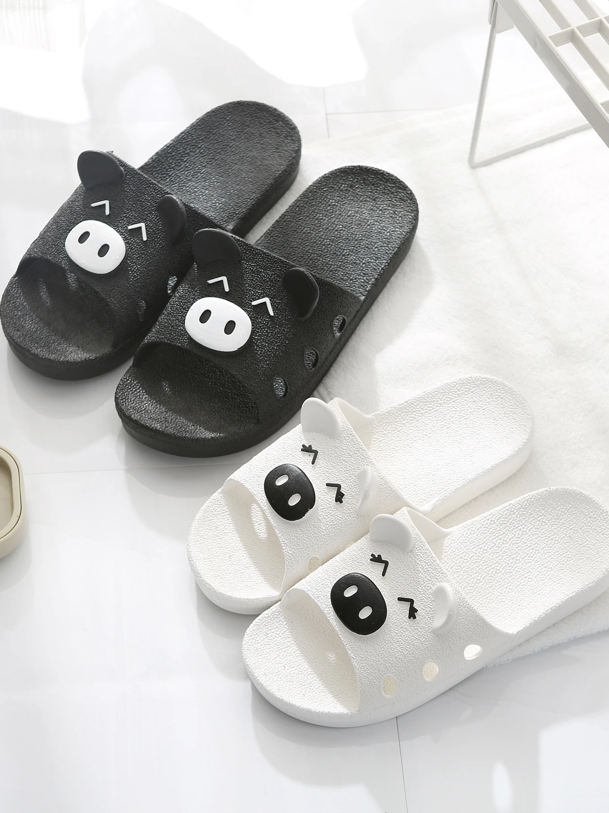 

High Quality Women Slippers Summer Indoor Home Bath Unisex Flat Slippers Soft Bottom Cute Cartoon Non-slip Couple Slippers