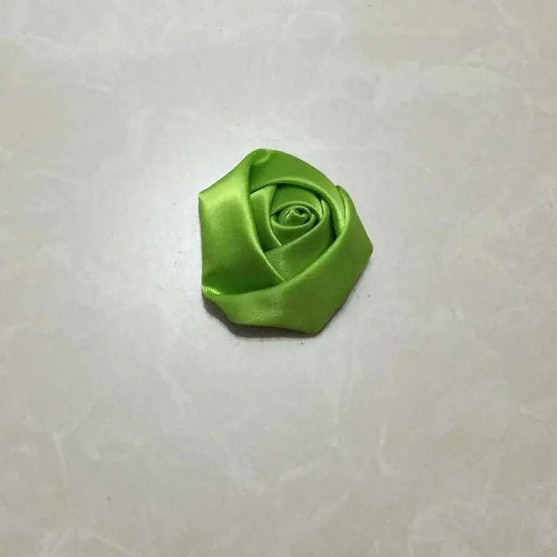 Olive green Набор 100 шт./лот сделай сам ручная работа диаметр 3,5 см атласная роза Искусственные ленты цветок для невесты Свадебный букет декоративный - Цвет: Olive green