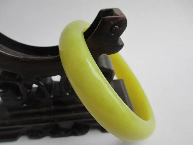 

60--62m * / Beautiful fashion yellow jade in China.Jade bracelet