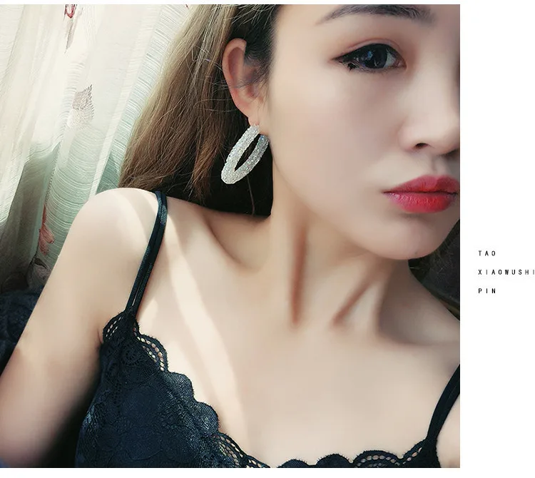 Женские серьги кольца с кристаллами Серьги серебряного цвета в стиле панк