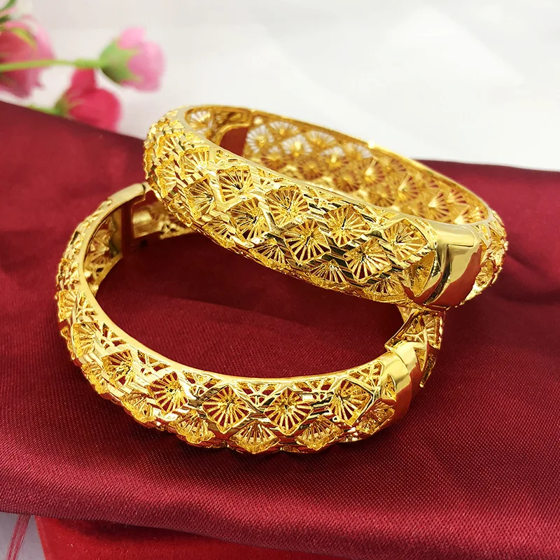 Ромб браслет с отверстиями желтого золота в дубайском стиле