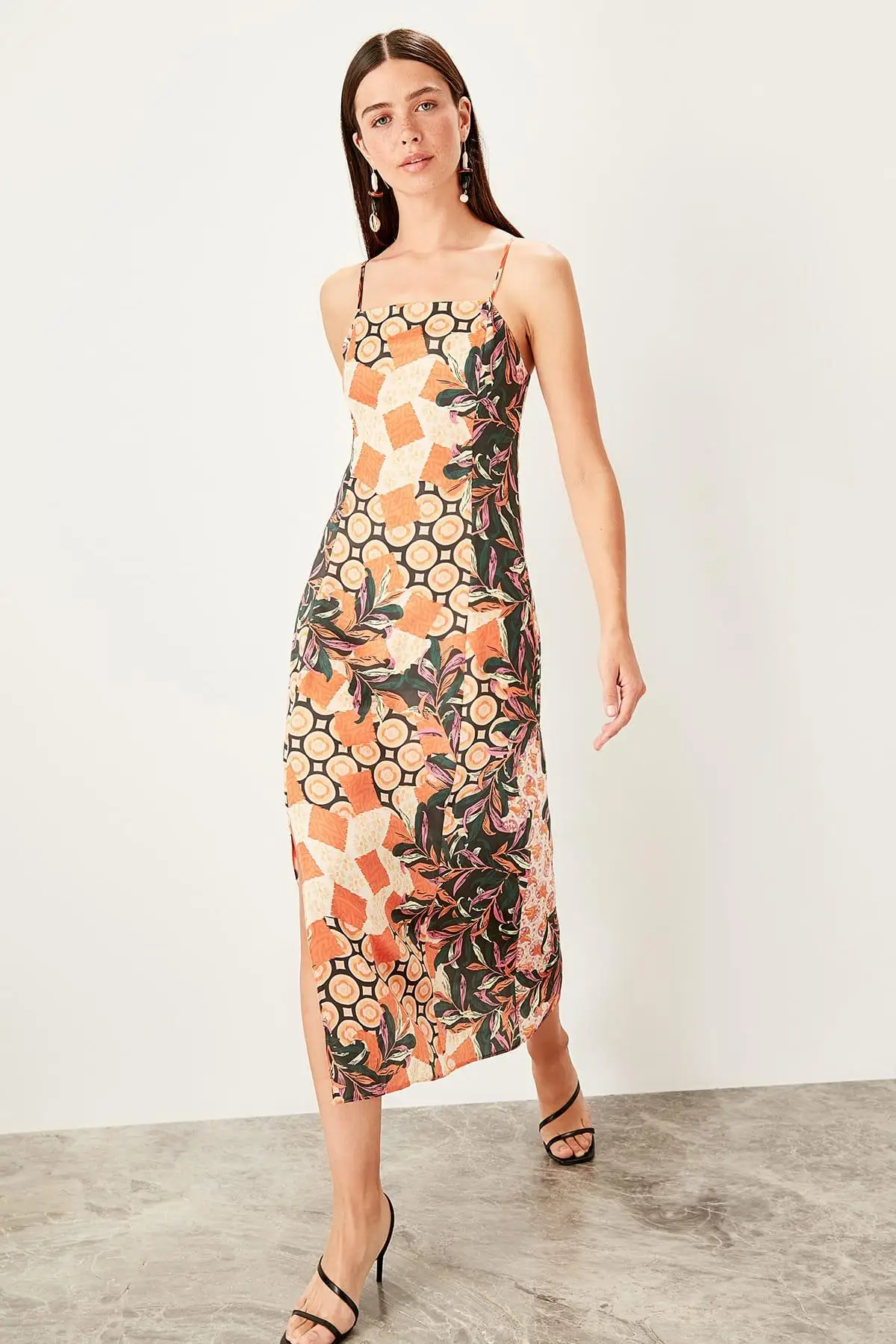 Платье с разноцветным узором Trendyol TWOSS19XM0273|Женские платья| |