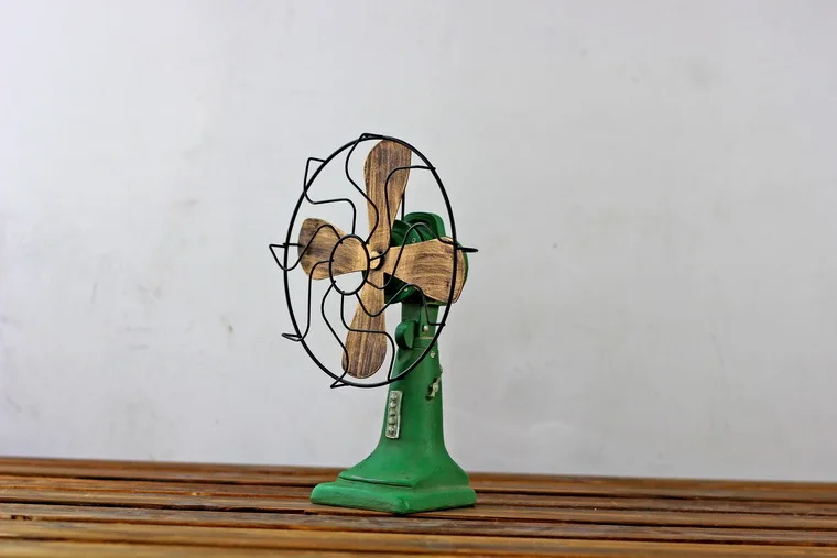 

Nostalgic Fan Ornaments Figurines Miniature Resin Home Decoration Vintage Electric Fan Model Decor Gifts Photography Props