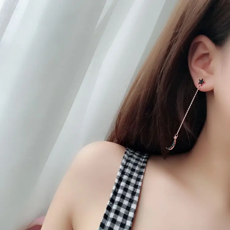 

2018 Hot Style New Arrival Full Rhinestone Moon Star Pendant Asymmetric Earrings For Women Fashion Personality Long Pendientes