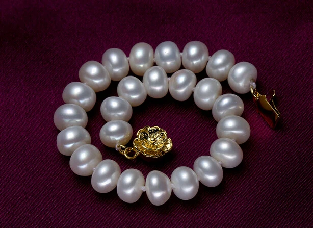 Оригинальные бусины из пресноводного жемчуга имеют скрученные булочки на пару 8-9