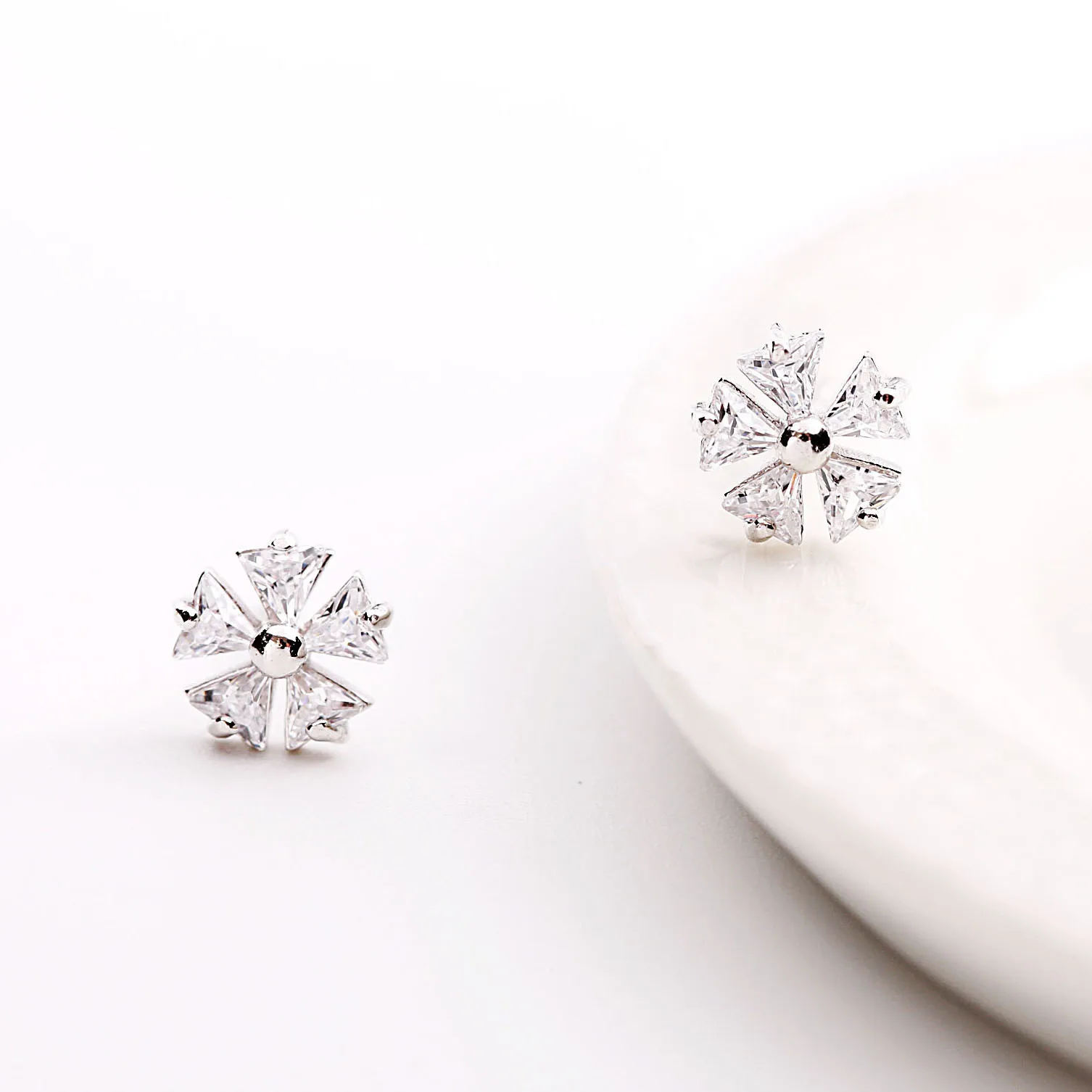 CZ цветок серьги 100% стерлингового серебра 925 ювелирные гипоаллергенный для женщин