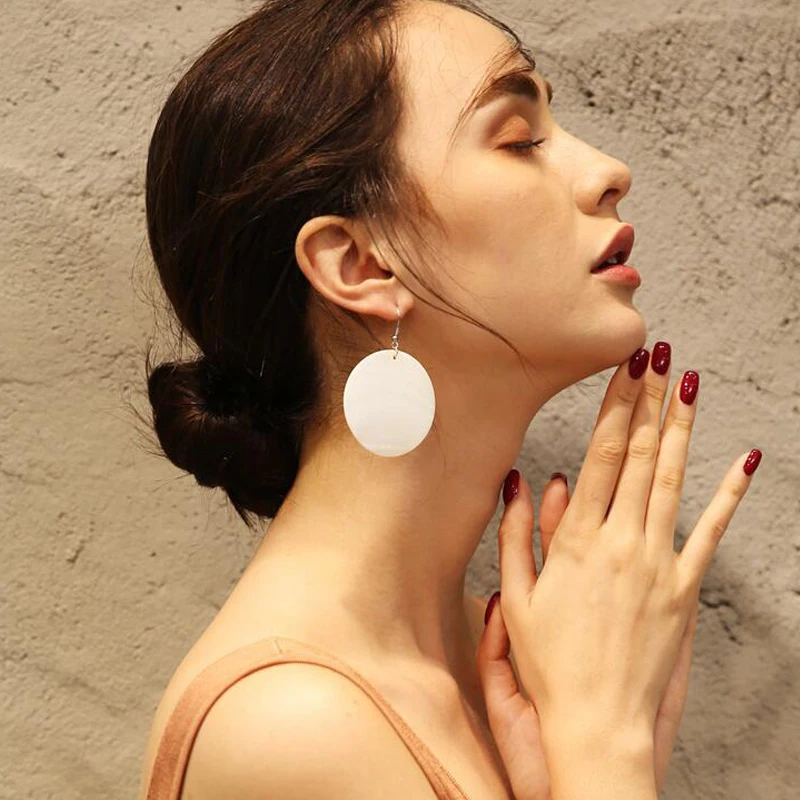 Женские серьги-подвески SexeMara белые круглые серьги геометрической формы в виде