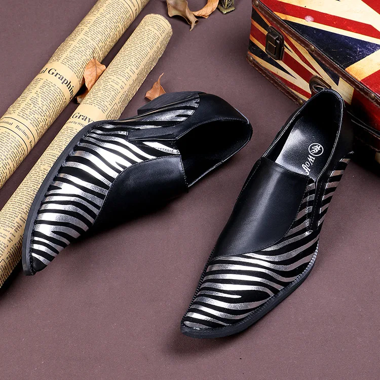 

Men's Leather Gold Silver Brogue Shoes Pointed Stripe Elements Nightclub Style Leather Flat Shoes Elegant Social Shoes