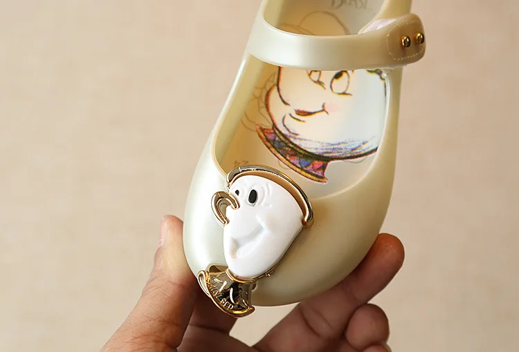 Новинка сандалии для девочек сезон лето обувь с героями мультфильма красавица