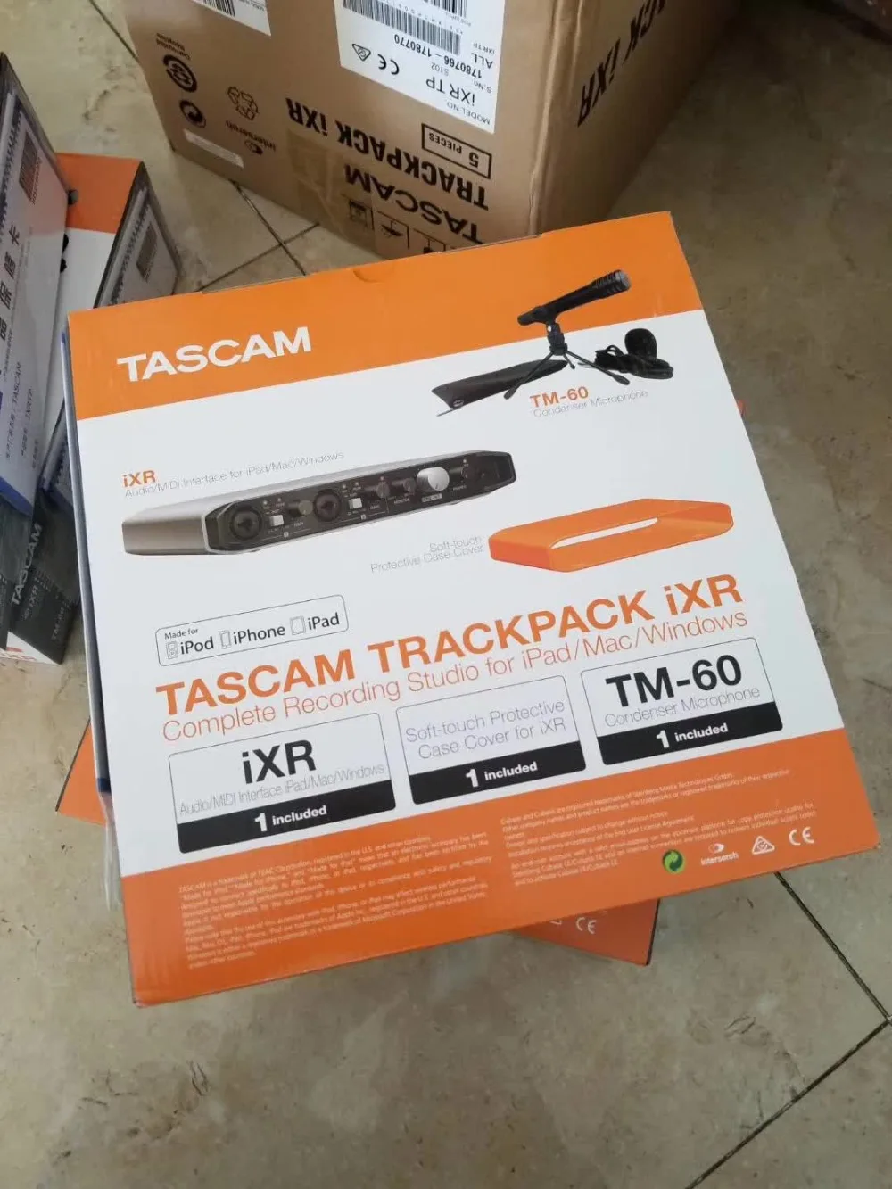 TASCAM TRACKPACK iXR USB звуковая карта аудио MIDI интерфейс с TM-60 микрофоном для iOS/Mac/Win музыка полная система записи