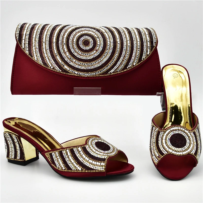 Новое поступление Распродажа женских туфель и сумочки в комплекте украшенные