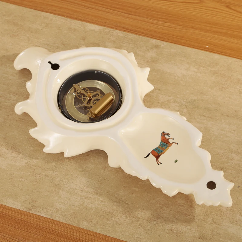 

Large living room wall clock luxury high-end European modern European fashion watch clock ceramic mute