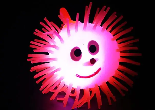 Новинка 50 шт./партия светодиодные Мячи попрыгуны мягкие резиновые светящиеся