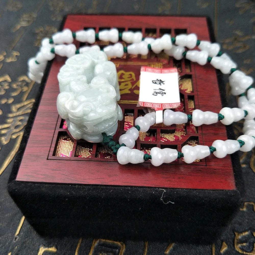

Send A-level national certificate Natural Jade God Beast Pixou Pendant Light Green Gourd Jade Bead Pendant Chain